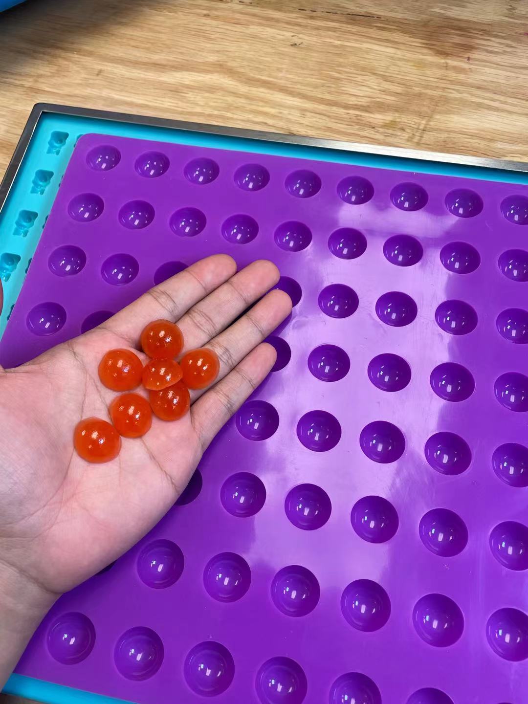Food-grade silicone dome gummy mold